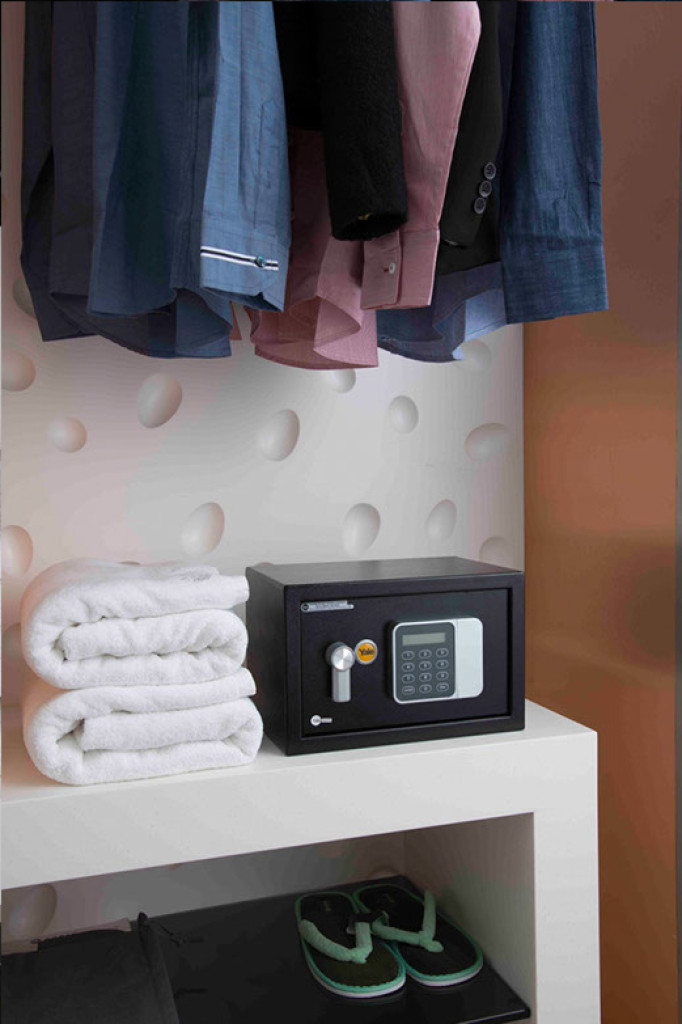 YALE Safe Guest Small YSG/200/DB2