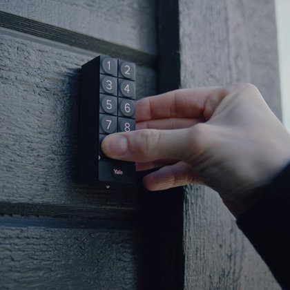 Chytrá klávesnice Yale Linus Smart Keypad